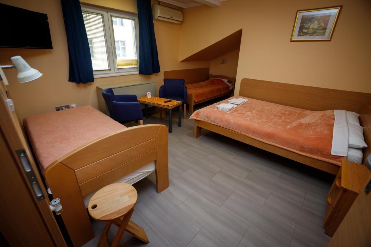 Guest House Mali Hotel Subotica Exterior foto