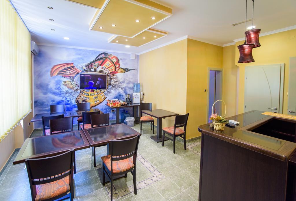 Guest House Mali Hotel Subotica Exterior foto
